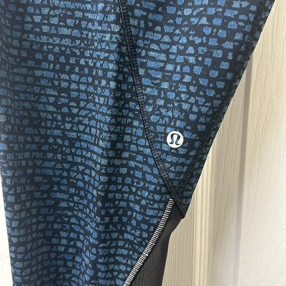 Lululemon Free Runner Crop (19") - Picture 14 of 16